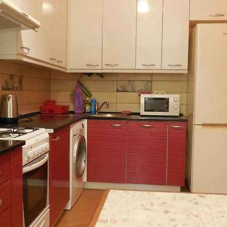 2 Room Apartment Near Opera House Lviv Bagian luar foto