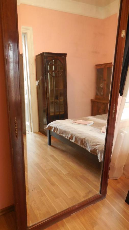 2 Room Apartment Near Opera House Lviv Bagian luar foto