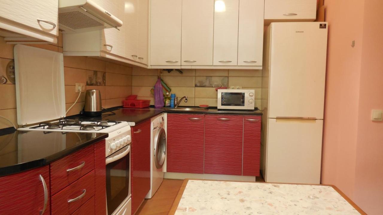 2 Room Apartment Near Opera House Lviv Bagian luar foto